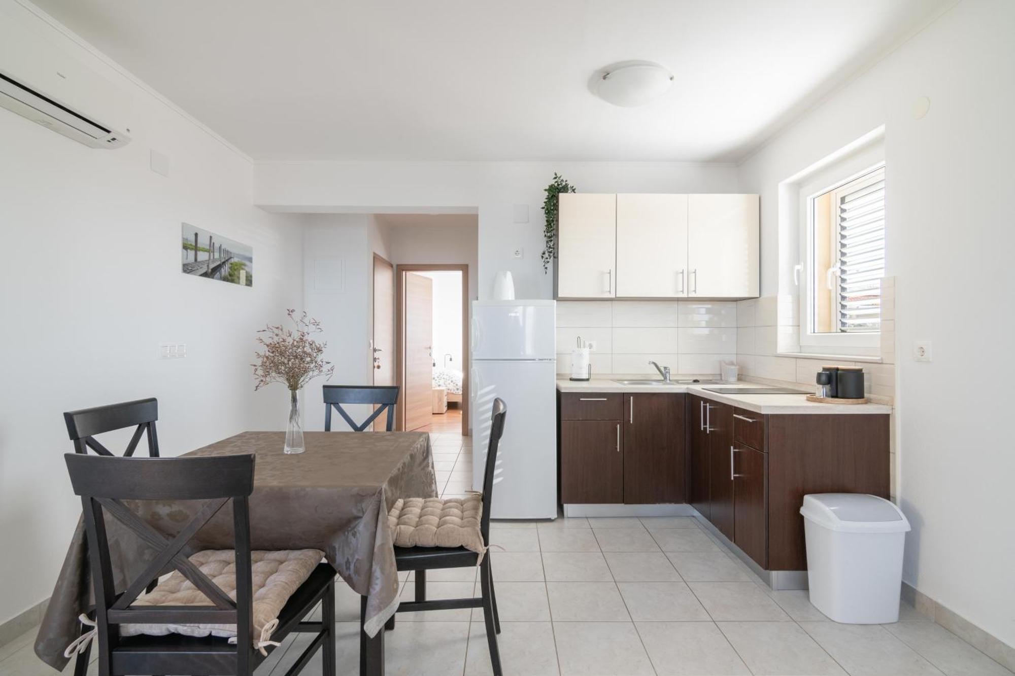 Apartments With A Parking Space Mandre, Pag - 18748 Kolan Extérieur photo