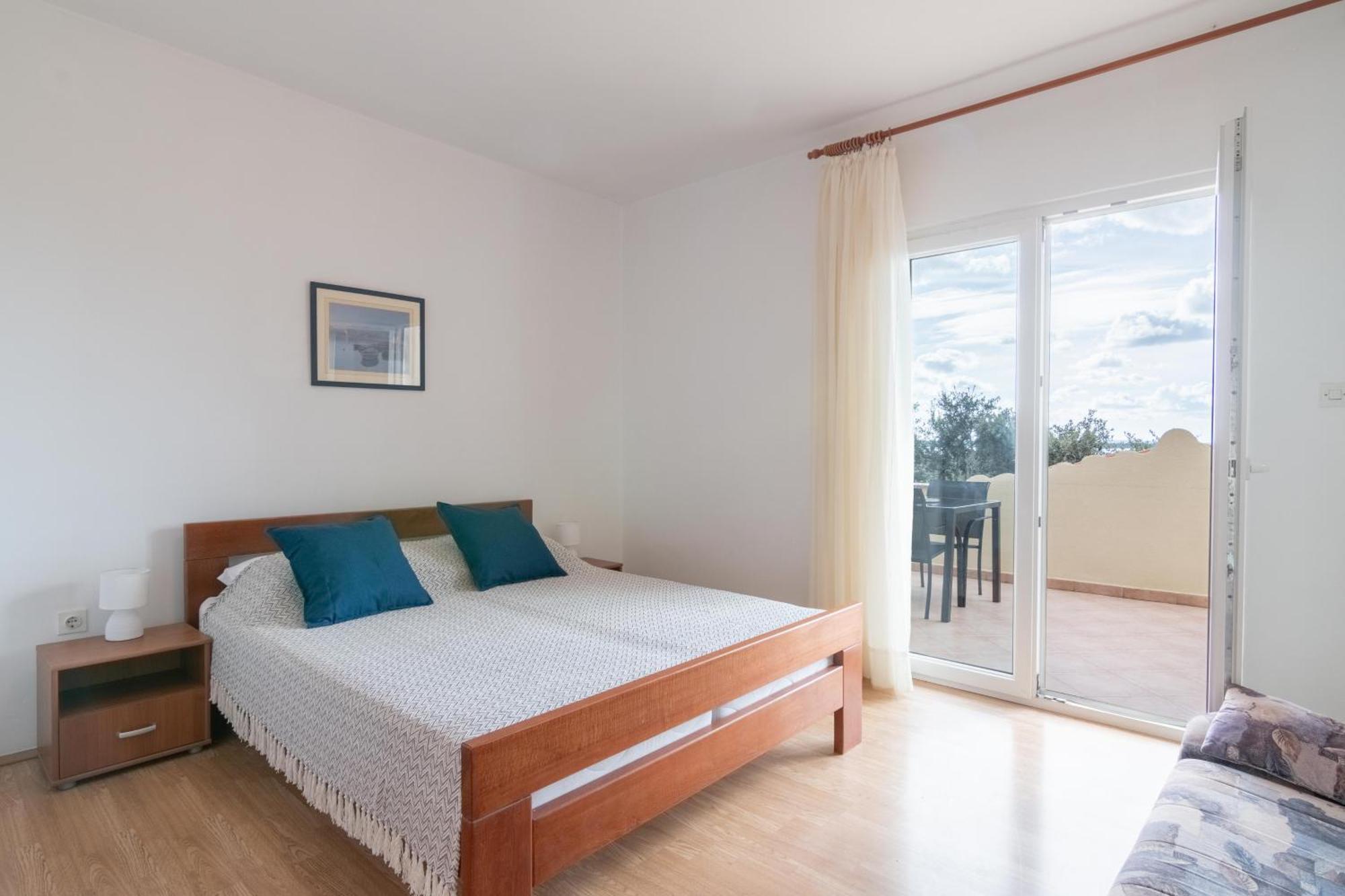 Apartments With A Parking Space Mandre, Pag - 18748 Kolan Extérieur photo