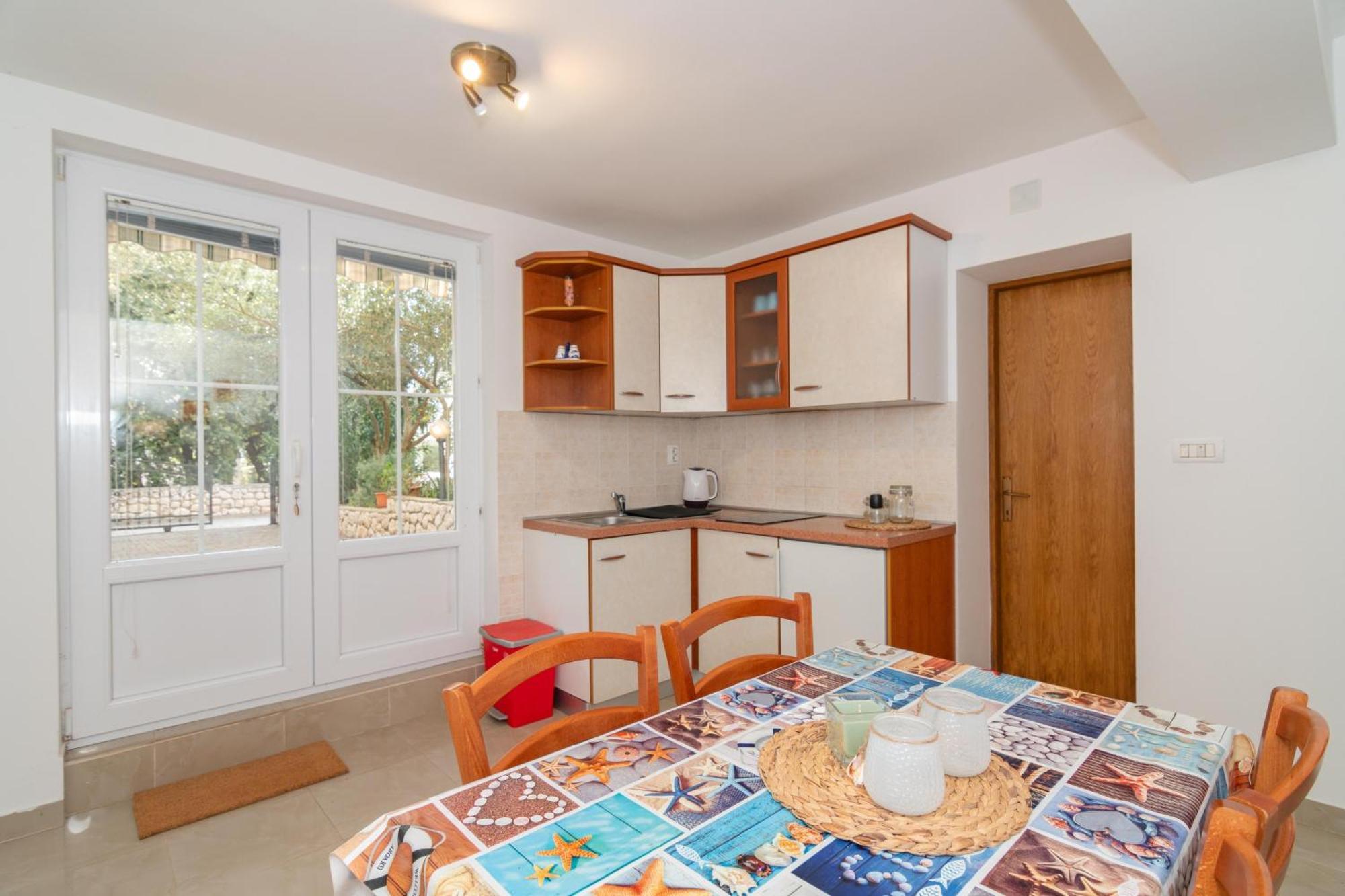 Apartments With A Parking Space Mandre, Pag - 18748 Kolan Extérieur photo