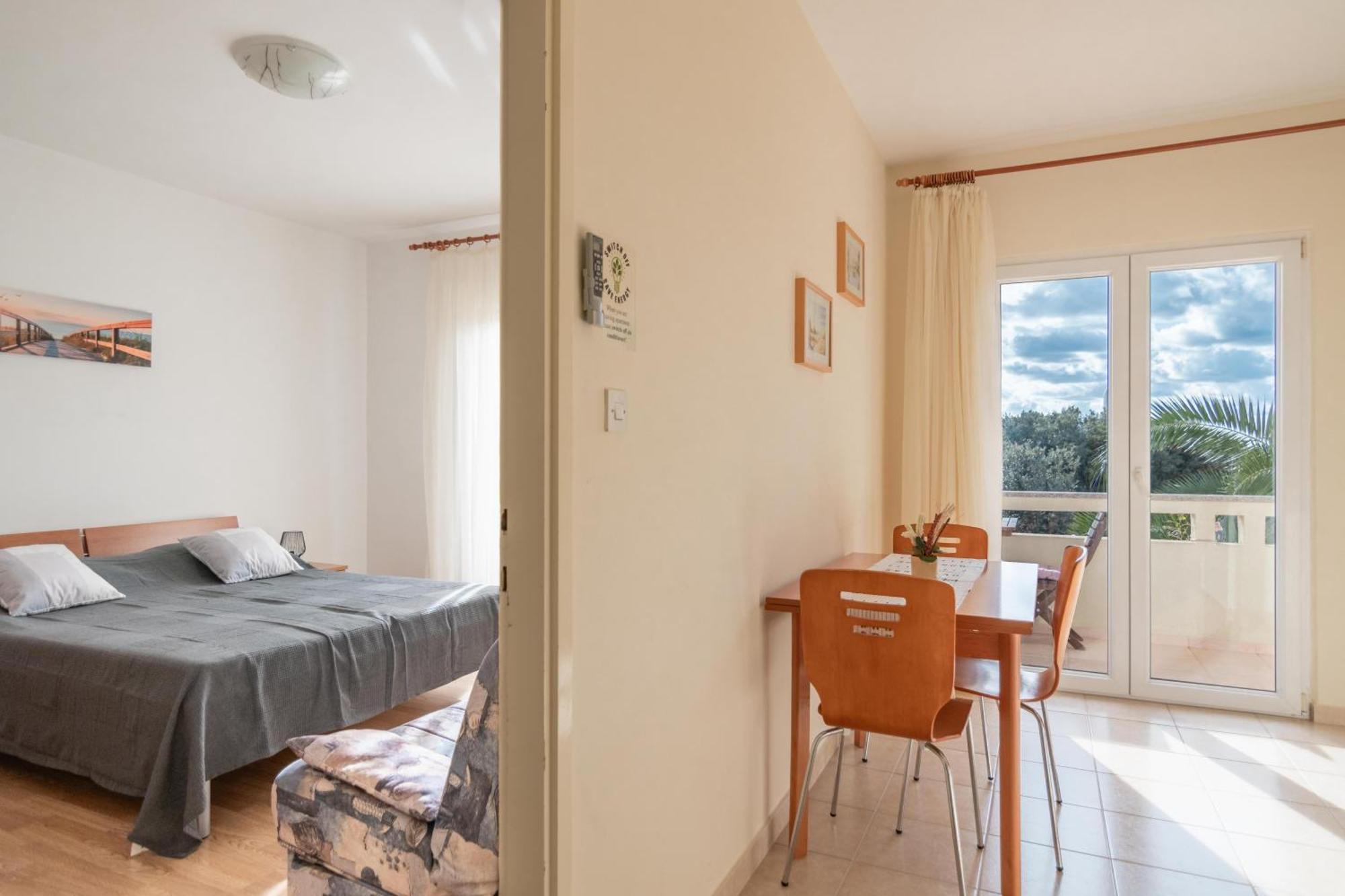 Apartments With A Parking Space Mandre, Pag - 18748 Kolan Chambre photo